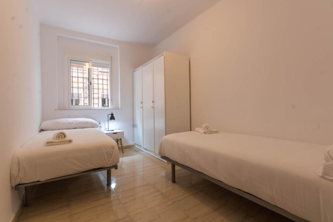 Apartamento Mundo Mencia - 3 Dormitorios En Triana Sevilla Bagian luar foto